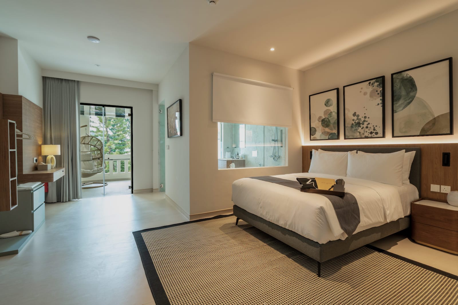 Sanctuary Single room with bed, artwork and garden view